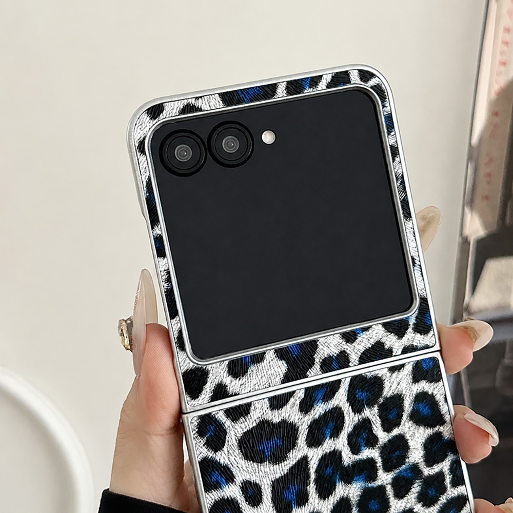 حافظة هاتف قابلة للطي بطبعة جل - مراجعة Phone Accessories Pouch وسعره