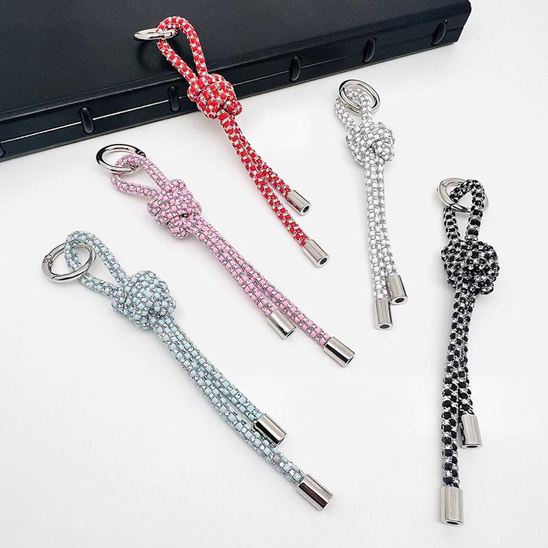 قلادة على شكل فراشة كريستالية  - مراجعة Phone Accessories Ideas وسعره