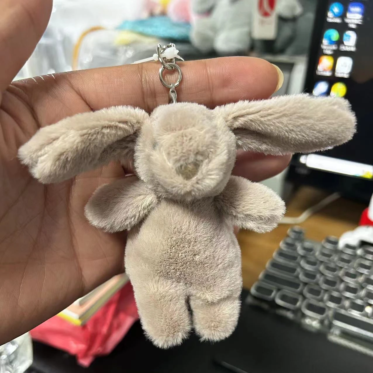 دمية أرنب كرتونية لطيفة محشوة، - مراجعة Phone Accessories Jewelry وسعره